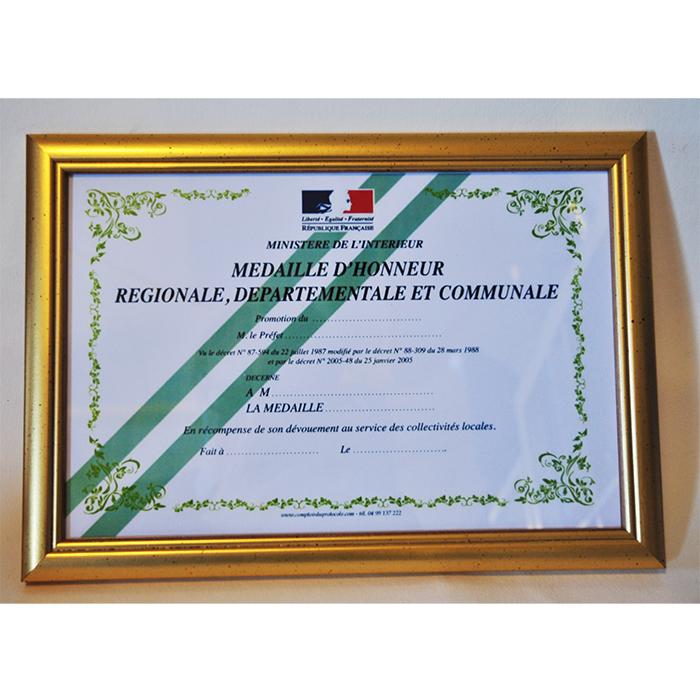 DIPLOME MEDAILLE COMMUNALE - cadre 20x30cm