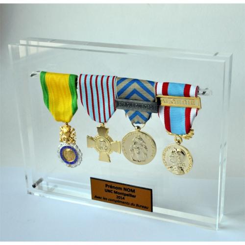 QLTY Cadre d'affichage pour médaille,Cadre Photo 3D Deep Box,boîte de  Rangement d'affichage de médaille,Meilleurs Cadeaux pour Afficher des  médailles de Guerre/Militaires/Sportives : : Autres