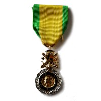 MEDAILLE MILITAIRE metal dore