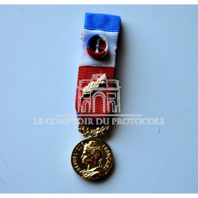 MEDAILLE DU TRAVAIL 35 ANS REDUCTION