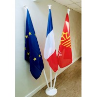 LOT DE 3 DRAPEAUX AVEC MAT ALU  2M - socle acier triple