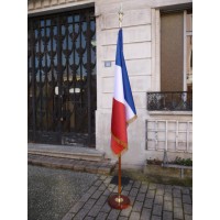 DRAPEAU FRANCE HONORIFIQUE SATIN sans franges avec socle