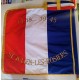 drapeau brodé honorifique 90x90cm