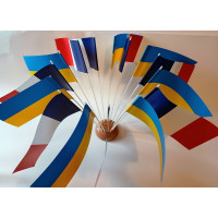 LOT DE 16 DRAPEAUX FRANCE UKRAINE sur socle bois