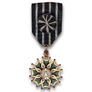 MEDAILLE DES ARTS ET LETTRES Officier