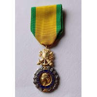 MEDAILLE MILITAIRE métal doré