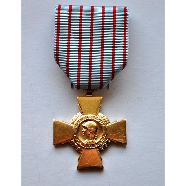 Médaille Ordonnance Croix Du Combattant - Livrée En Boîte Sans Barrette - DMB Products
