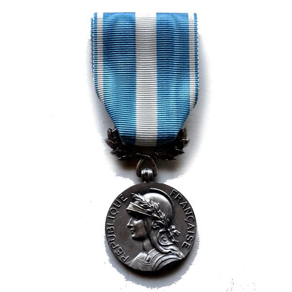 MEDAILLE d'OUTRE MER ex colonial argent