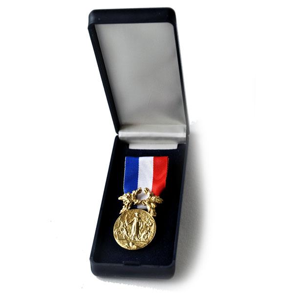 MEDAILLE COURAGE ET DEVOUEMENT bronze