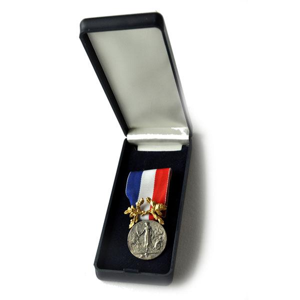 MEDAILLE COURAGE ET DEVOUEMENT ARGENT 1e classe