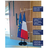 LOT DE 2 DRAPEAUX FRANCE ET EUROPE AVEC SOCLES METAL NOIR