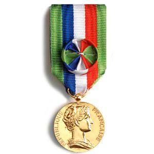 MEDAILLE D HONNEUR AGRICOLE 30 ANS VERMEIL